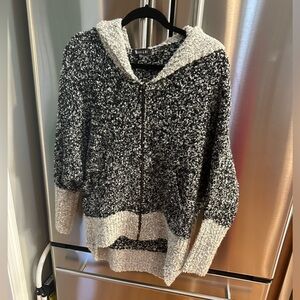 Sisters brand, beautiful cardigan, size medium to large new without tags